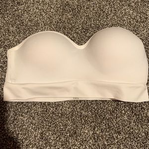 White push-up strapless bra